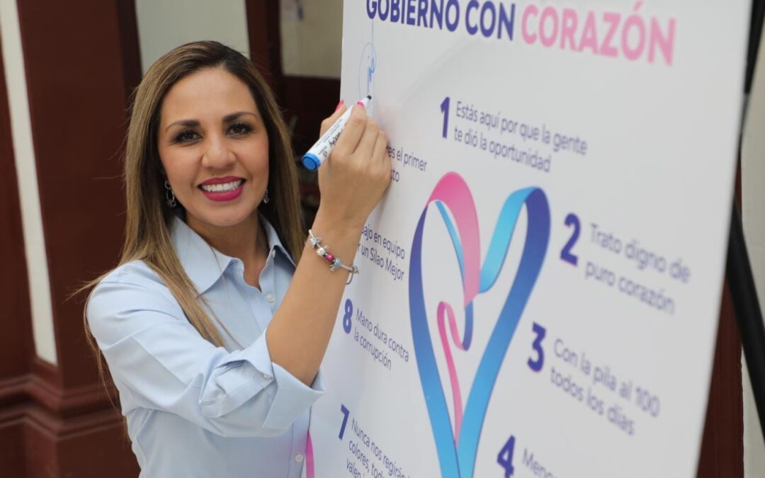 Firma Melanie el Decálogo de un Gobierno con Corazón